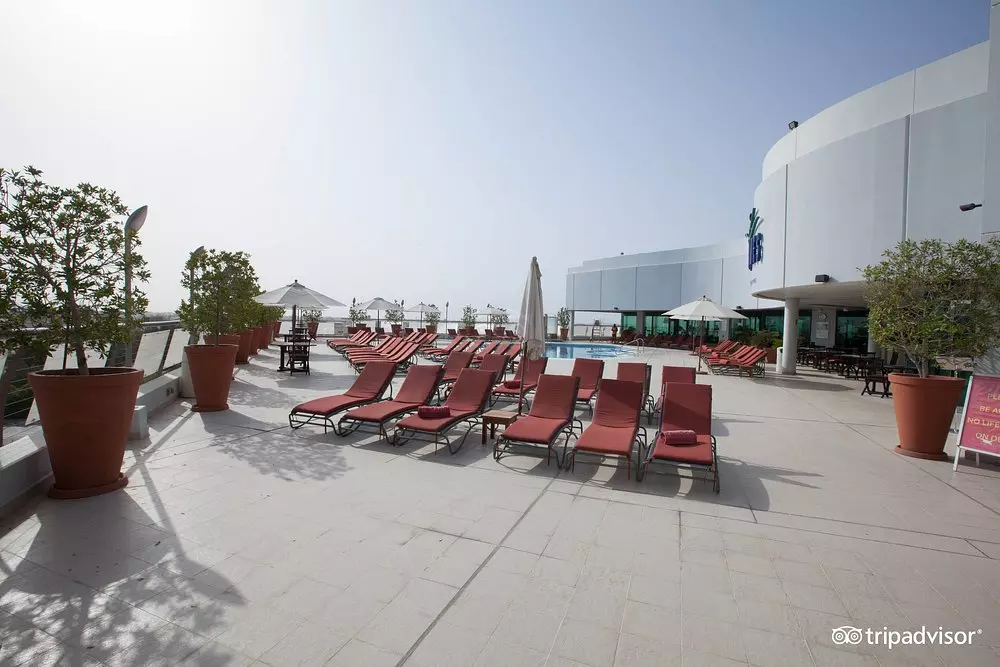 تراس هتل تاورز روتانا دبی